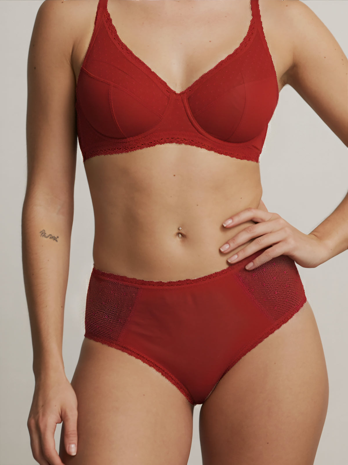 Everyday Brief - Luomupuuvilla | 100% vuotosuoja, päivä & yö | Punainen | Kuukautisalushousut