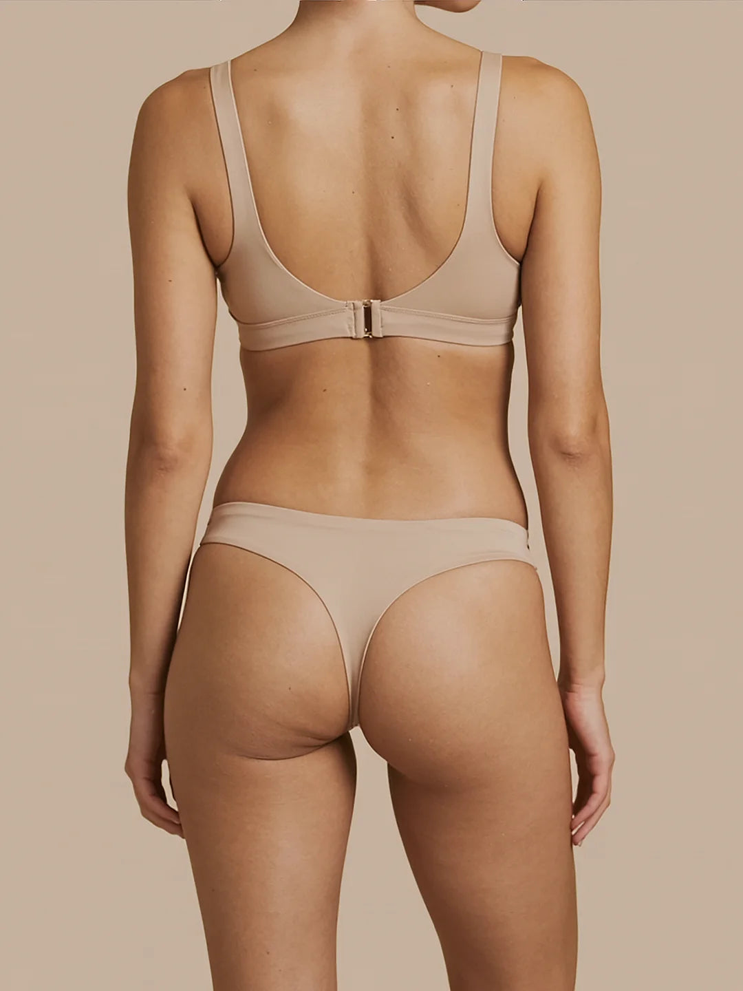 Saumaton Brazilian | Erittäin pehmeä & saumaton | 100% vuotosuoja | Apricot | Kuukautisalushousut