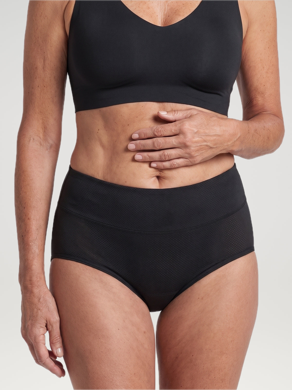 Classic Brief zwart, detail van de brede tailleband