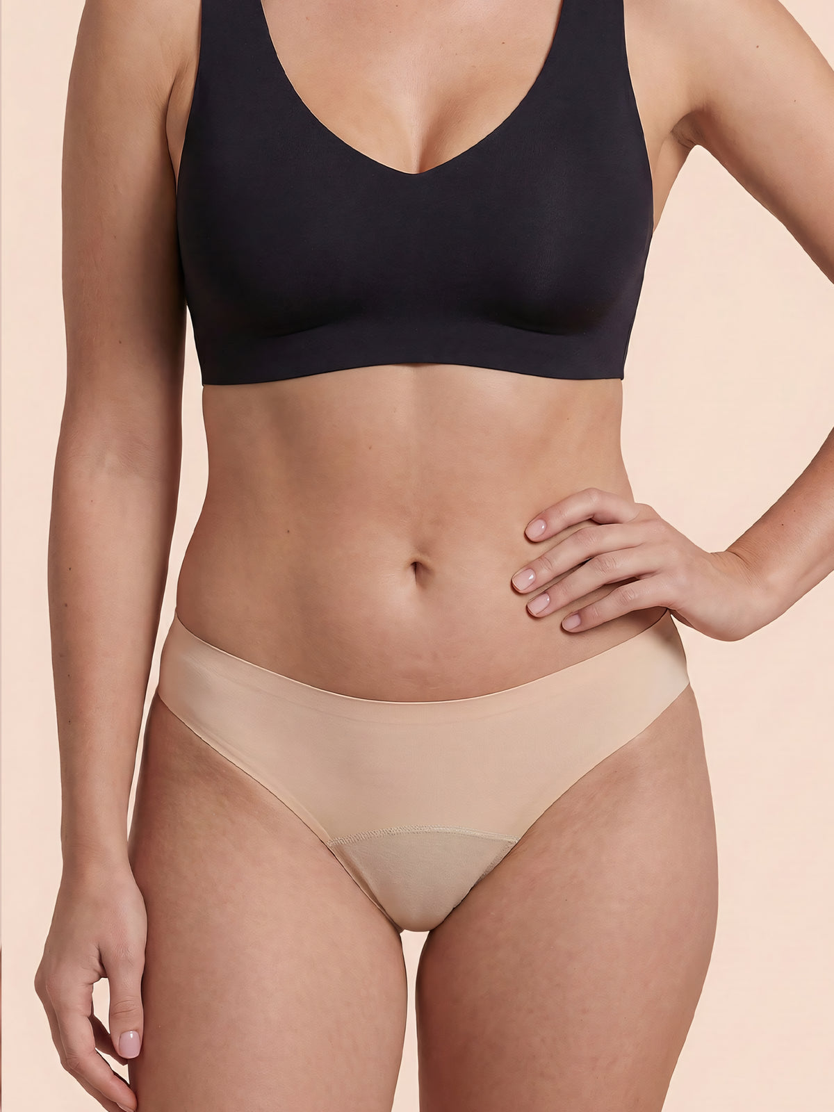Menstruatie ondergoed apricot, close-up van gedragen classic 2.0 brief aan de voorkant