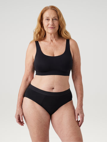 Saumaton Brief | Regular | Musta